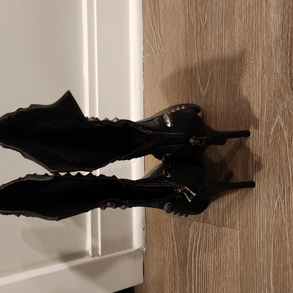 👢Guess women's leather boots - Picture 3 of 6